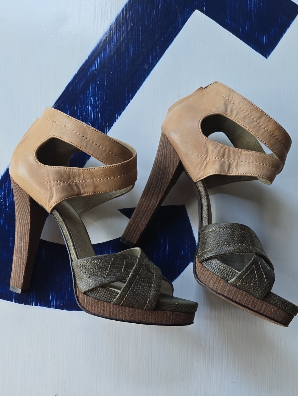 Elizabeth And James Olive Green And Tan Leather Ultra High Heel Size 8.5